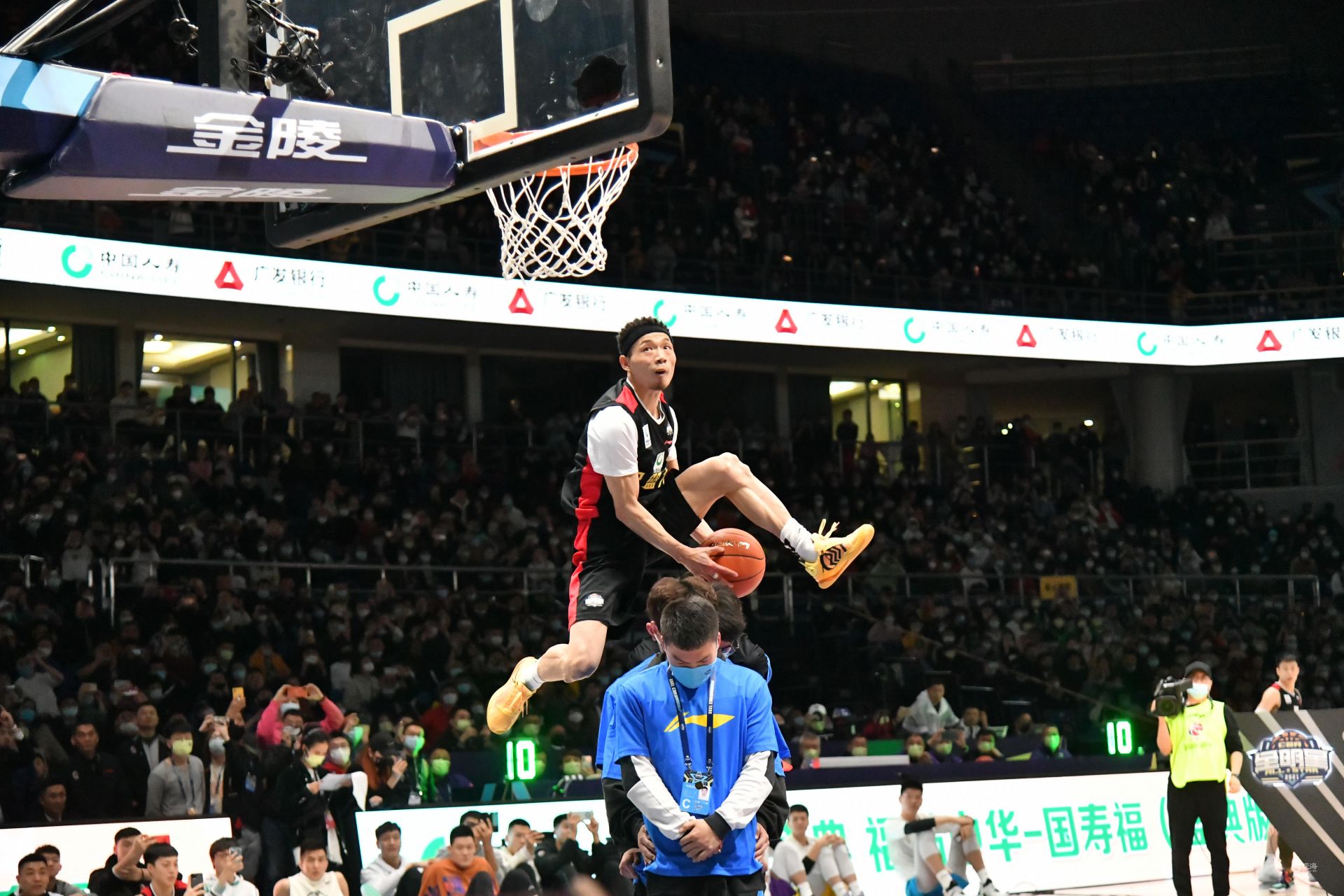 最终在满球 最终在满球