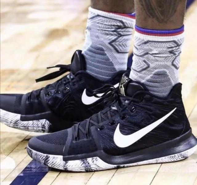 板后的首传 板后的首传