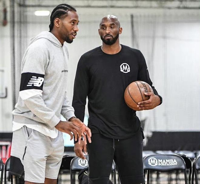 长传解围 长传解围